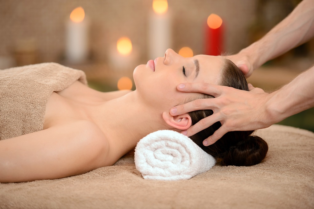 Massage giúp giảm đau đầu, căng thẳng