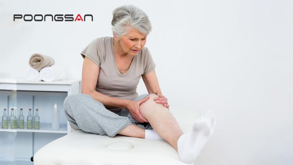 Thoái hóa xương khớp ở người già dẫn đến đau nhức cơ vùng bắp chân