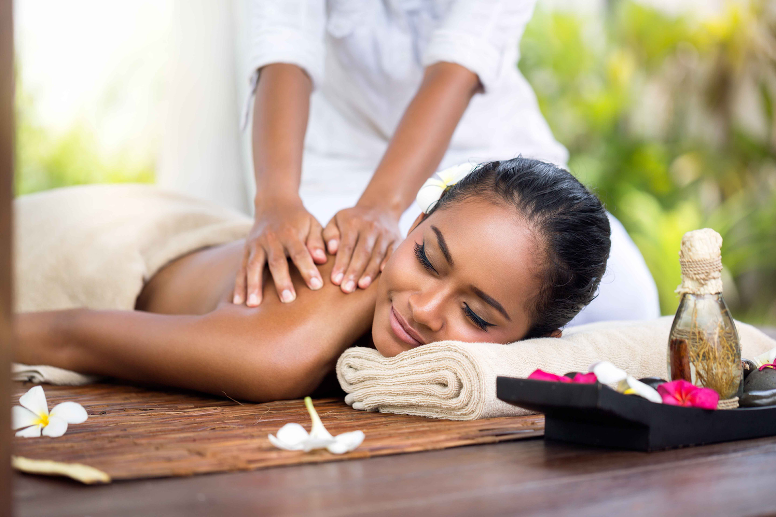Kỹ thuật massage lưng tại nhà hiệu quả dễ thực hiện - Bossmassage