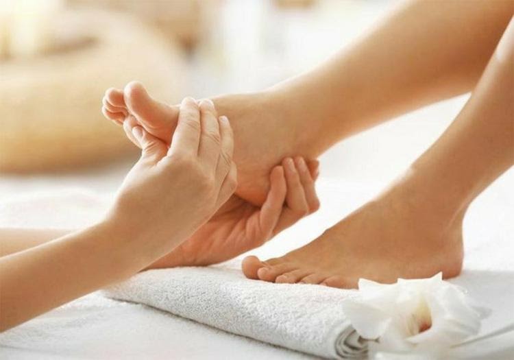 lợi ích tuyệt vời từ massage chân