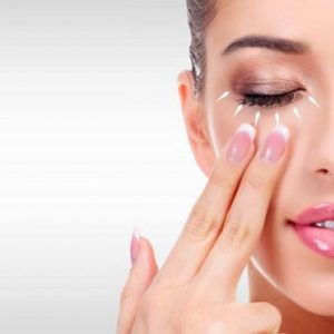 massage mắt giảm nếp nhăn
