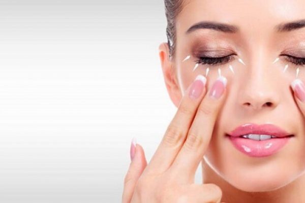 massage mắt giảm nếp nhăn